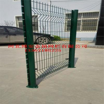 三角折弯护栏网 河北博安金属网栏的工艺与品质详解